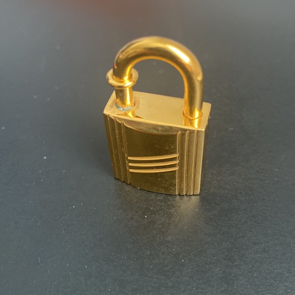 Vintage HERMEZ Cadena Lock Bag Charm 1998 Anne Arbre NWOT - Picture 9 of 10